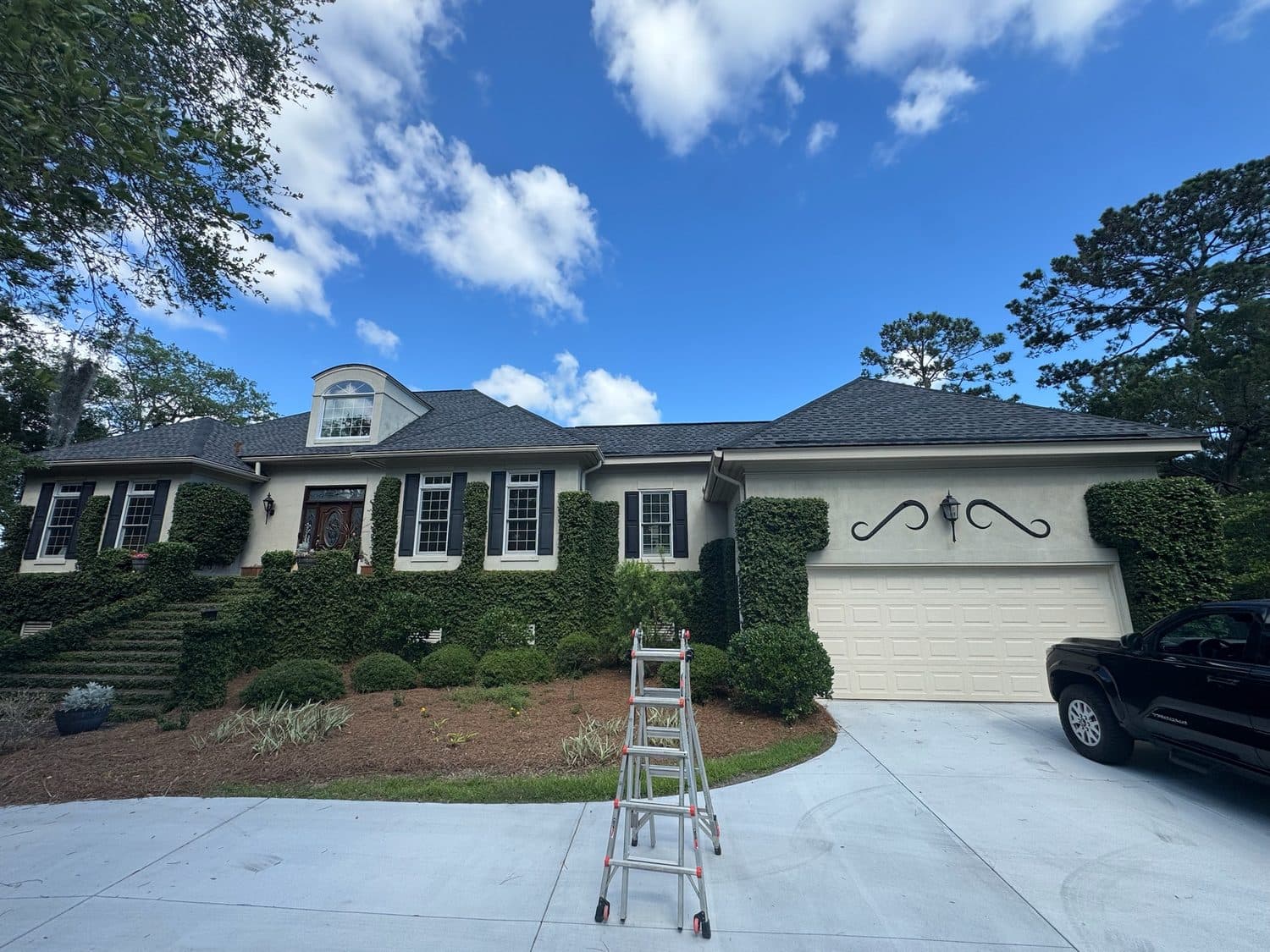 Fiber cement siding replacement on a Charleston, SC coastal home